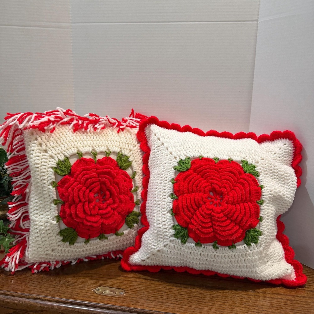 Vintage‎ Handmade Crochet 3D Rose Throw Pillows Set of 2 White & Red